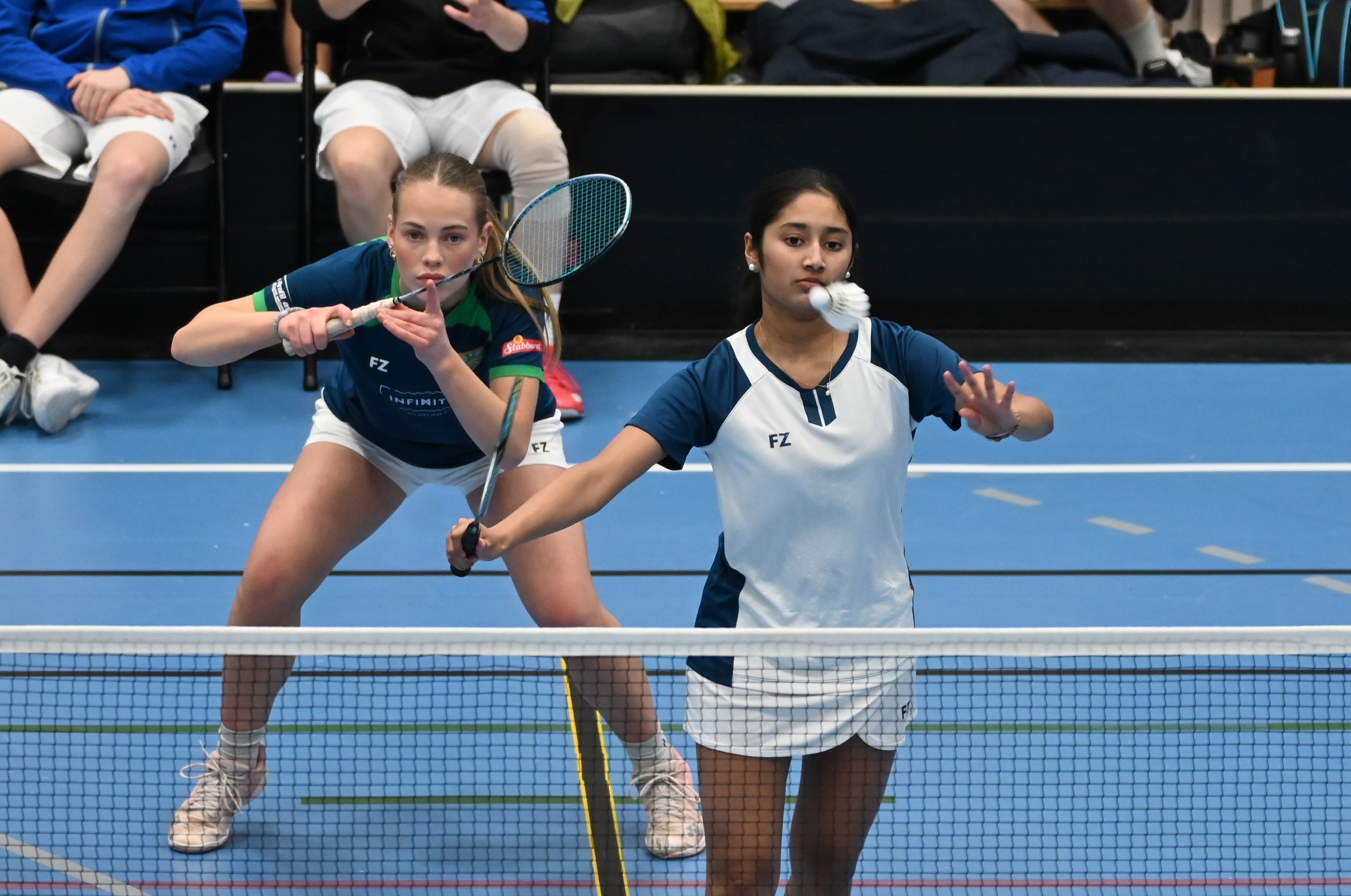 KM 26 Alice og Abiramy.JPG